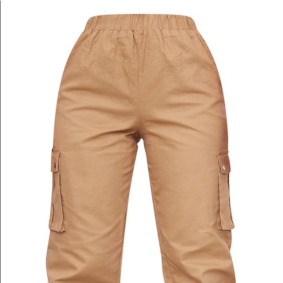 Pretty Little Thing Petite Stone Pocket Detail Cargo Pants - Picture 3 of 5